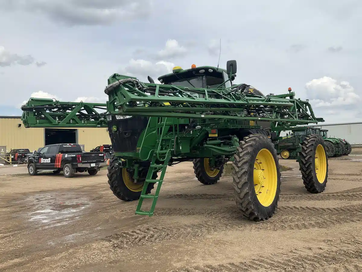Gallery image 1 for Used 2018 John Deere R4045 Sprayer - Self Propelled