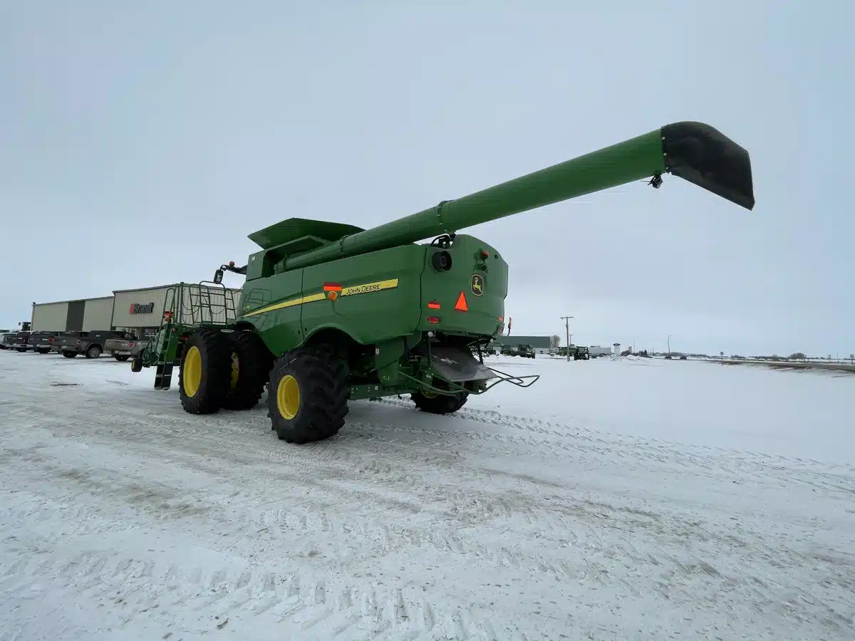 Gallery image 2 for Used 2018 John Deere S770 Combine