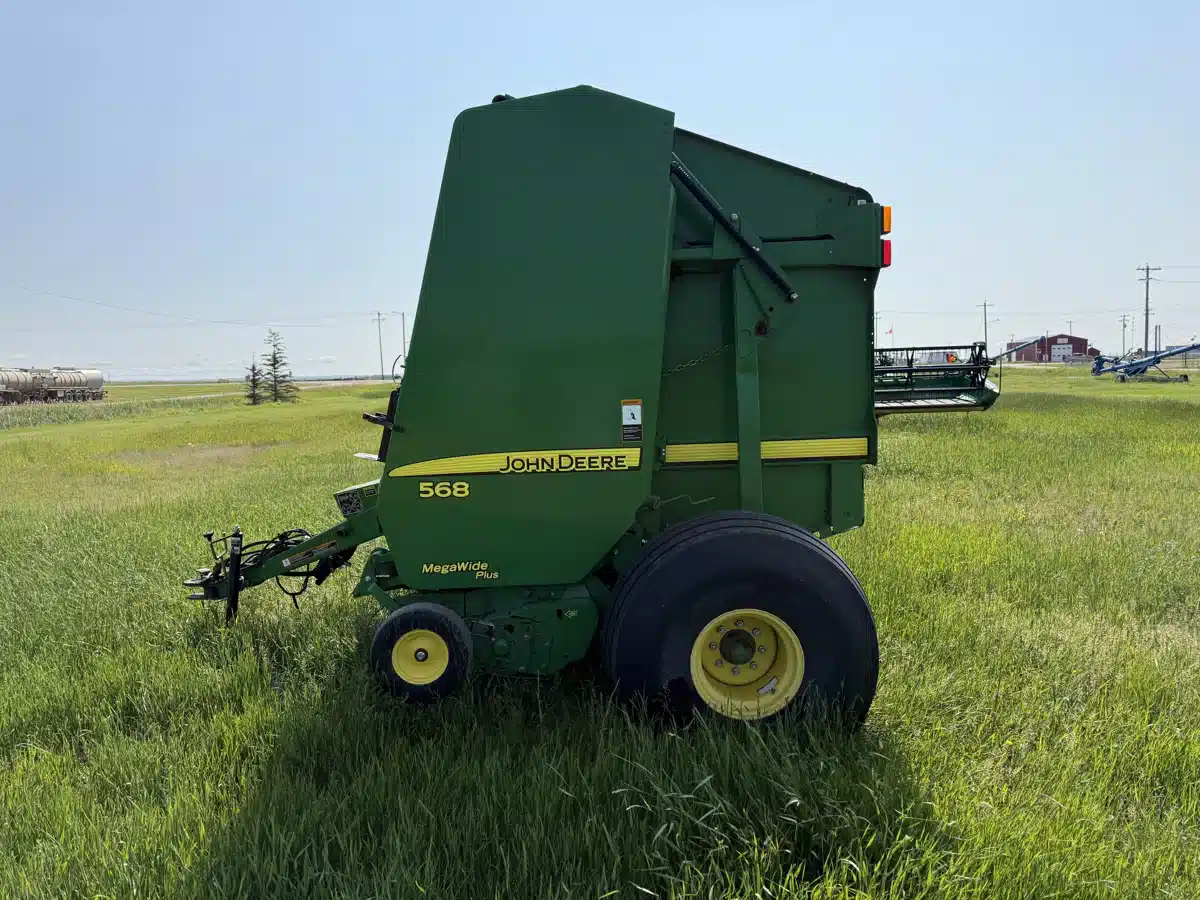Gallery image 2 for Used 2011 John Deere 568 Round Baler