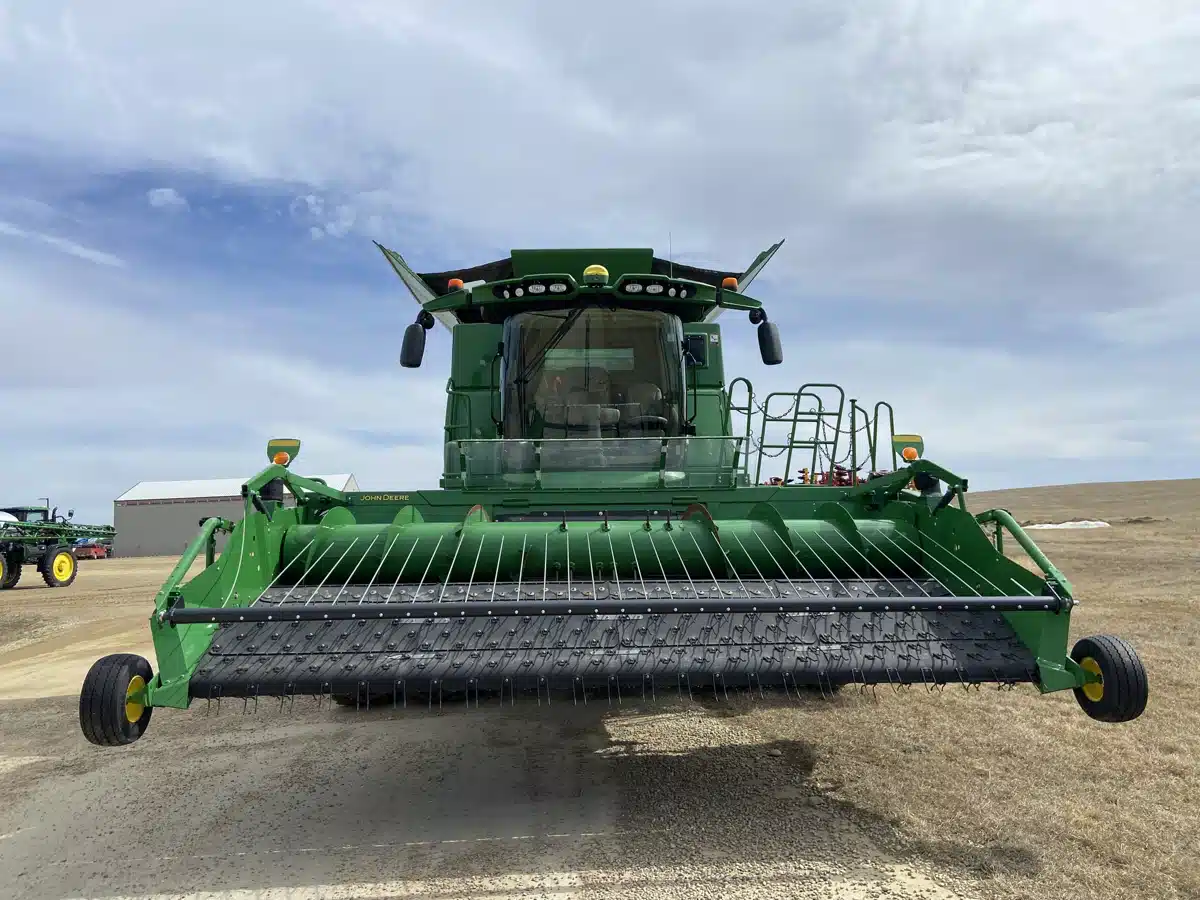 Gallery image 2 for Used 2018 John Deere S790 Combine