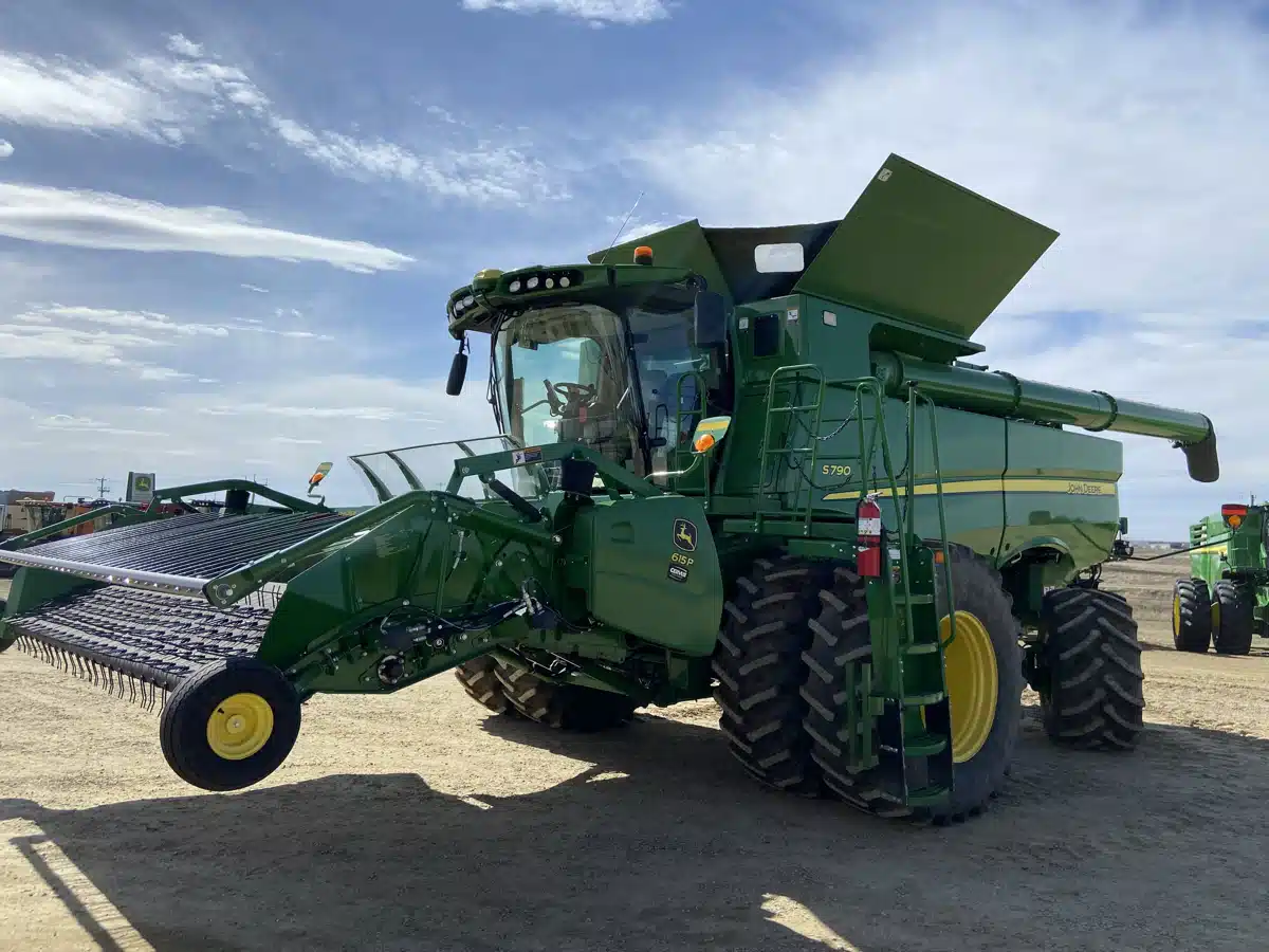 Gallery image 1 for Used 2019 John Deere S790 Combine