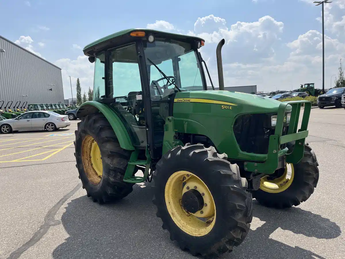 Gallery image 2 for Used 2008 John Deere 5101E Tractor