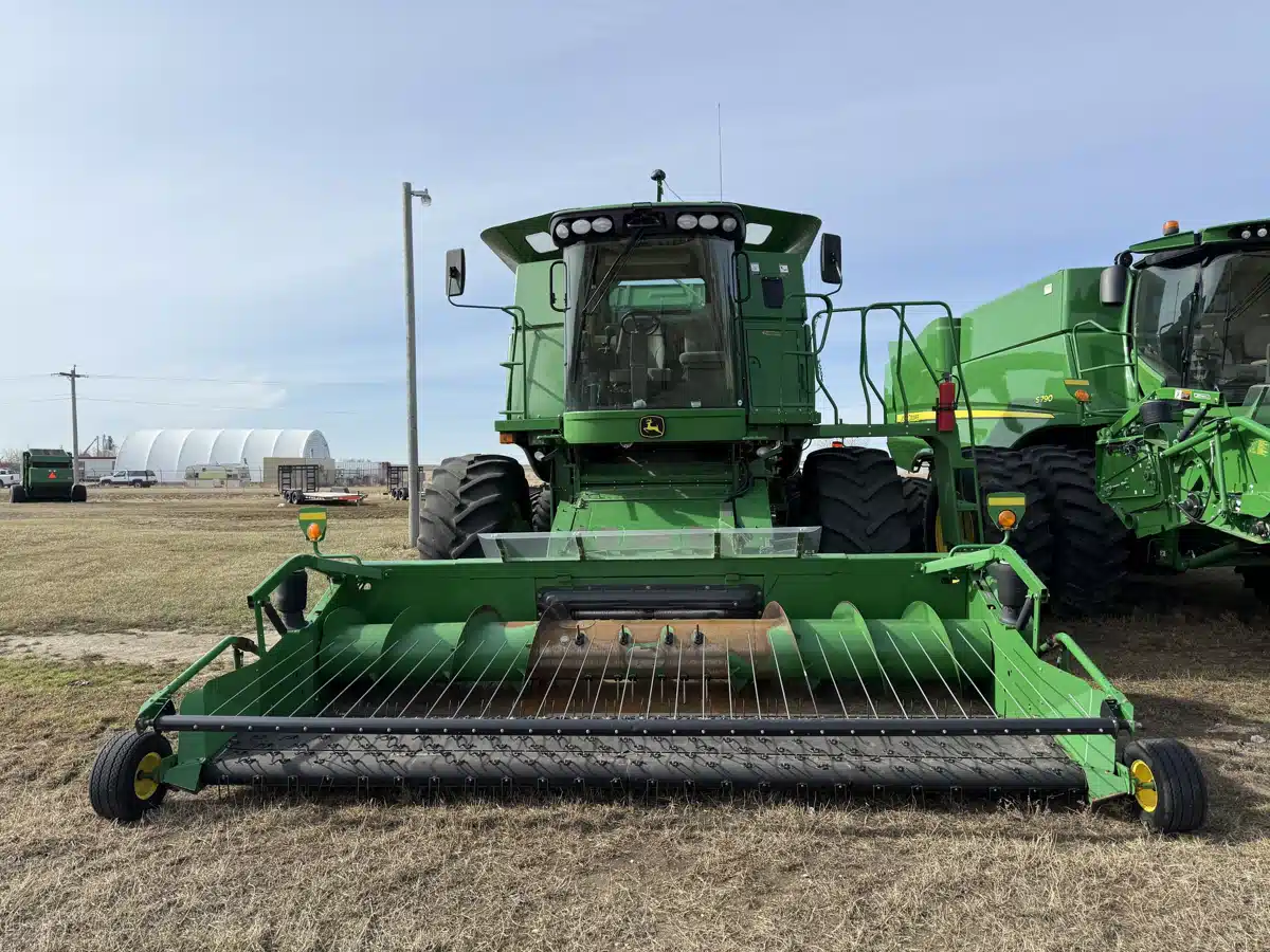 Gallery image 2 for Used 2008 John Deere 9770 STS Combine