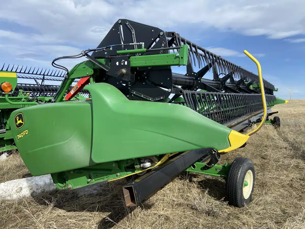 Gallery image 2 for Used 2019 John Deere 740FD Header - Draper