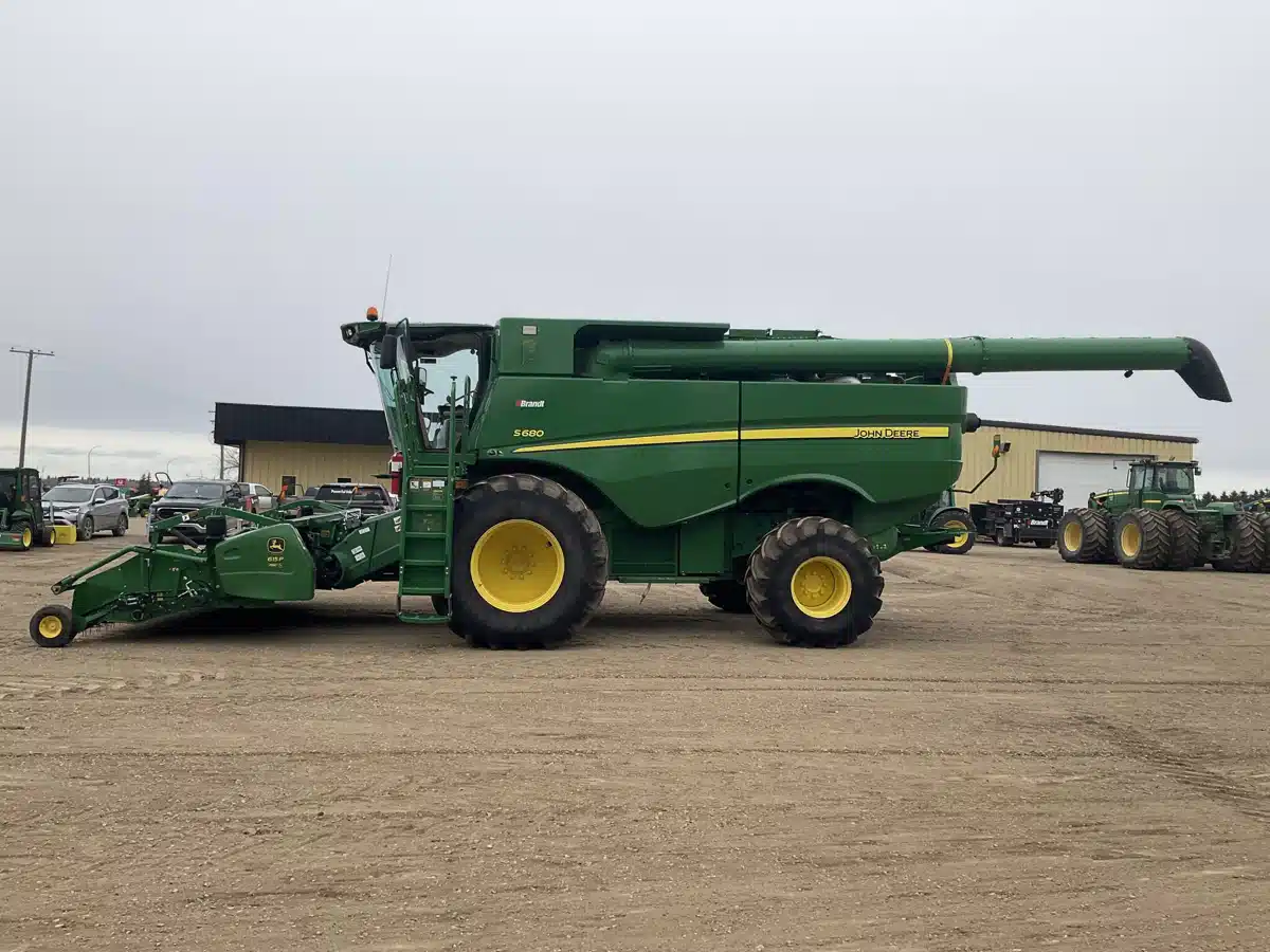 Gallery image 2 for Used 2013 John Deere S680 Combine