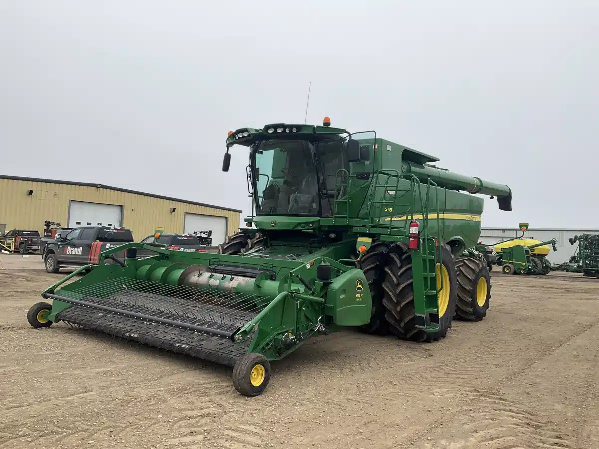 Gallery image 1 for Used 2013 John Deere S680 Combine