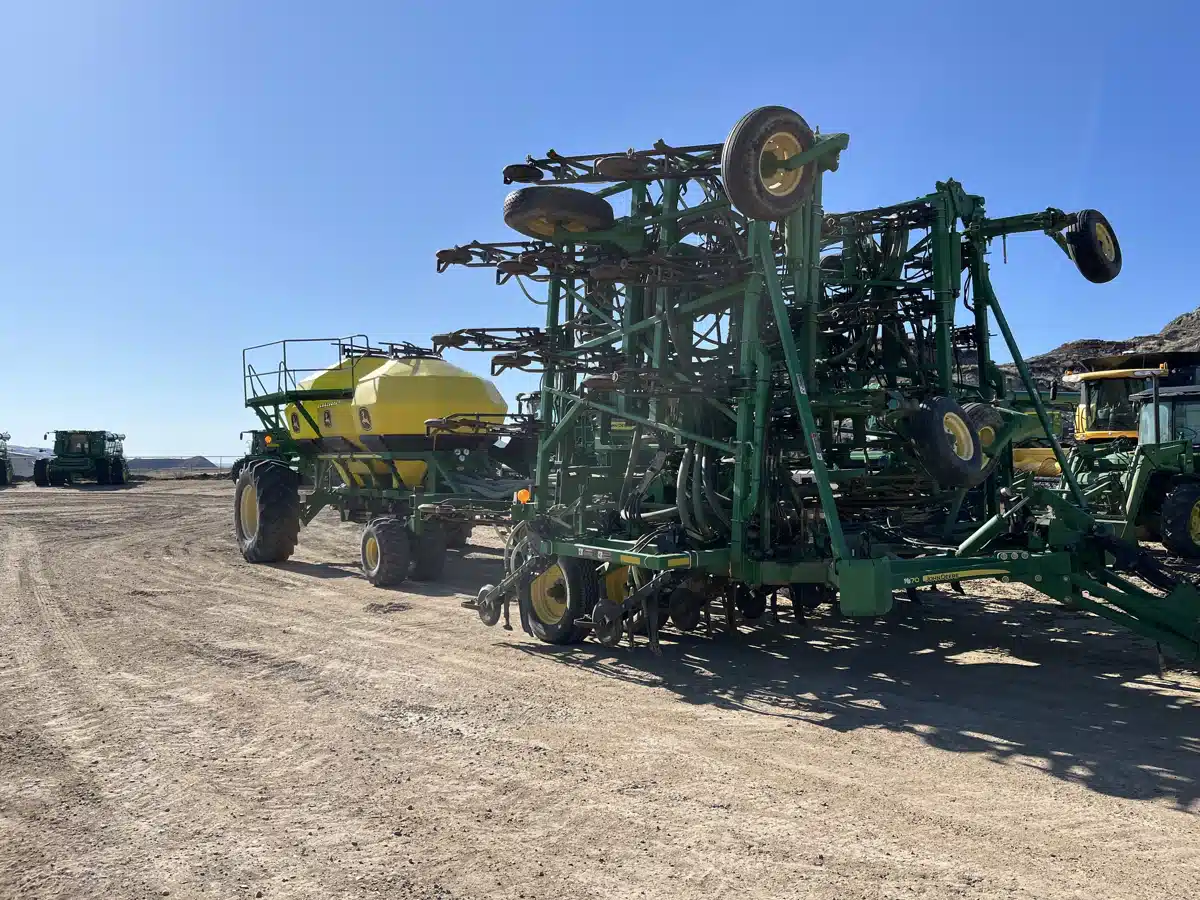 Gallery image 2 for Used 2010 John Deere 1870 Air Drill