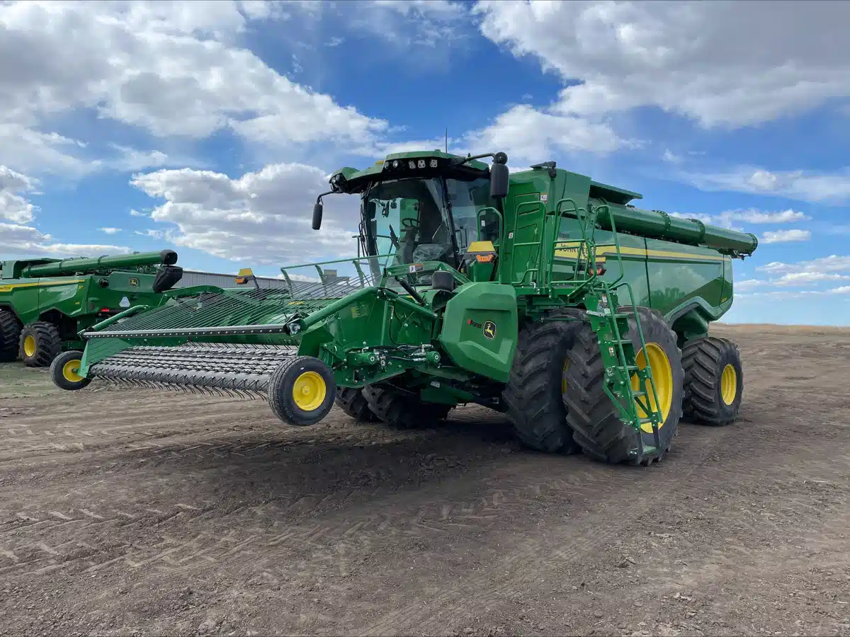 Gallery image 2 for 2023 John Deere X9 1100 Combine