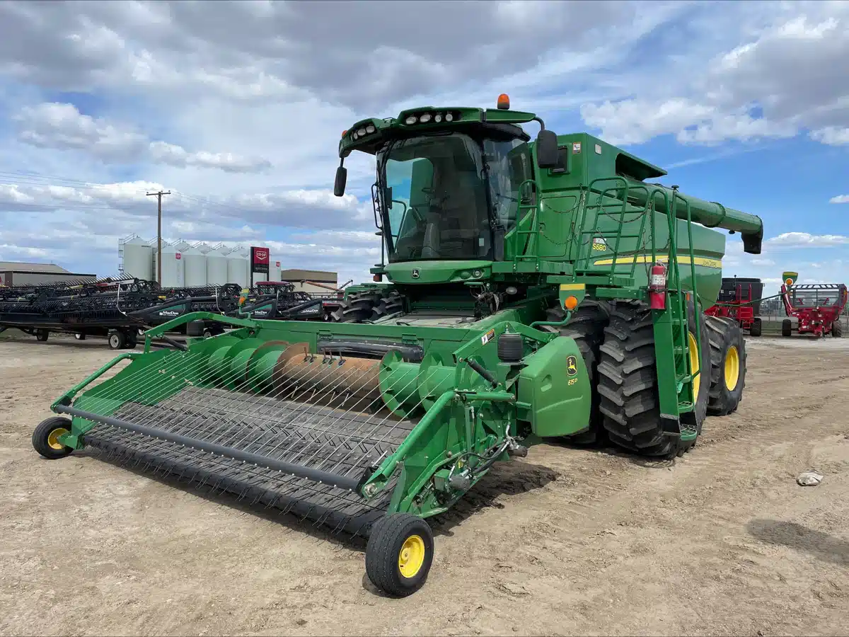 Gallery image 1 for Used 2013 John Deere S680 Combine