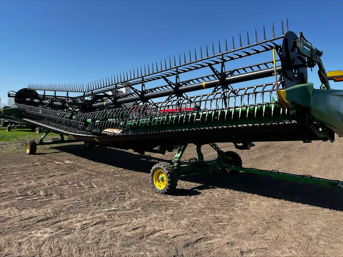 Gallery image 1 for Used 2023 John Deere HD45R Header - Draper