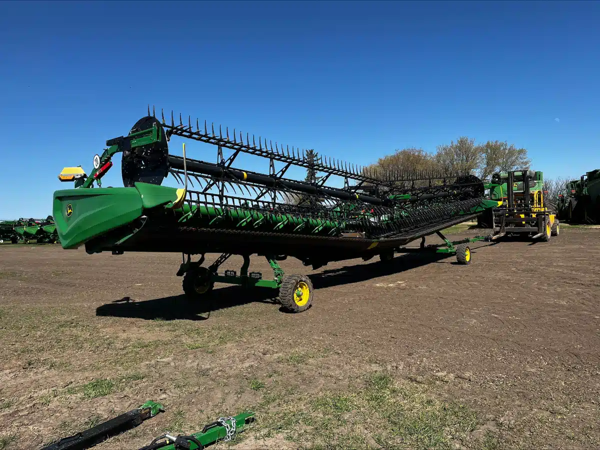 Gallery image 2 for Used 2023 John Deere HD45R Header - Draper