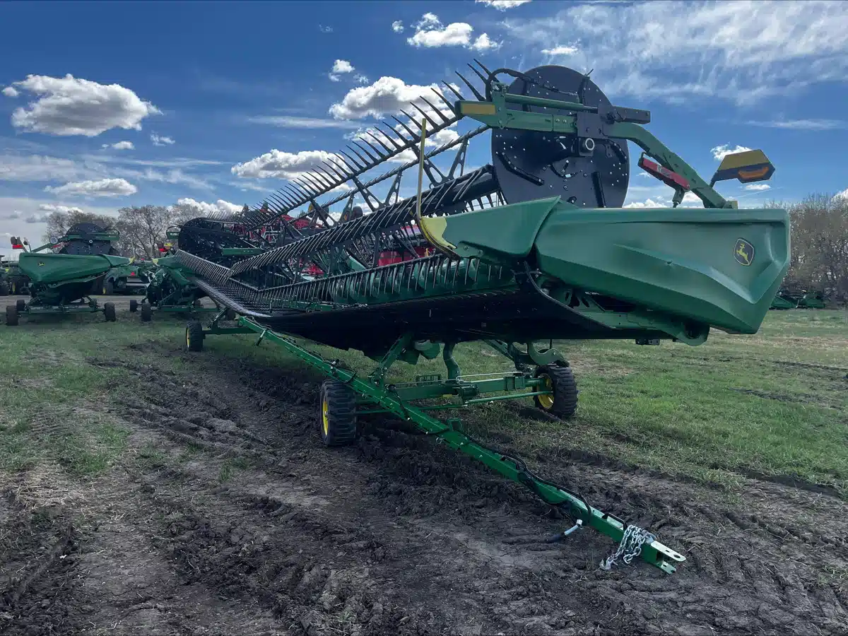 Gallery image 1 for Used 2023 John Deere HD45R Header - Draper