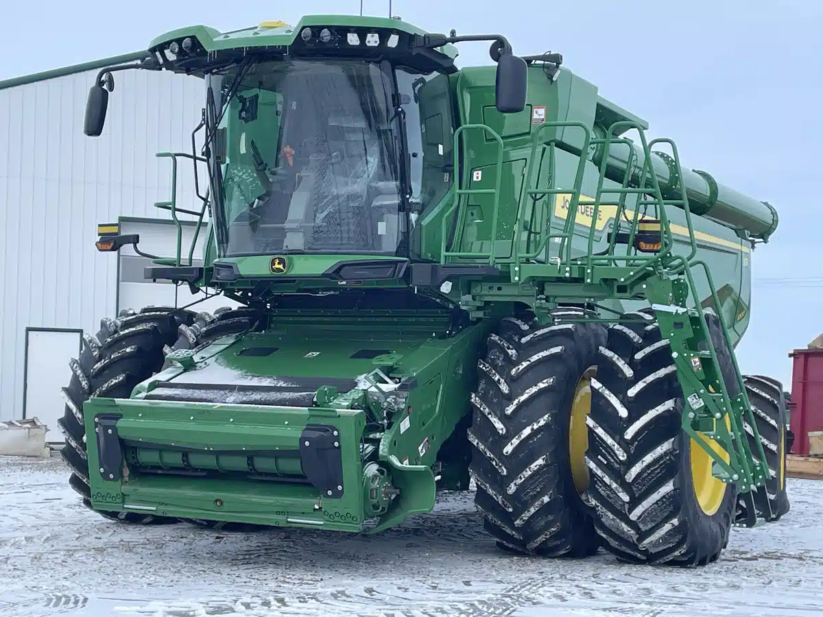 Gallery image 1 for Used 2024 John Deere X9 1000 Combine
