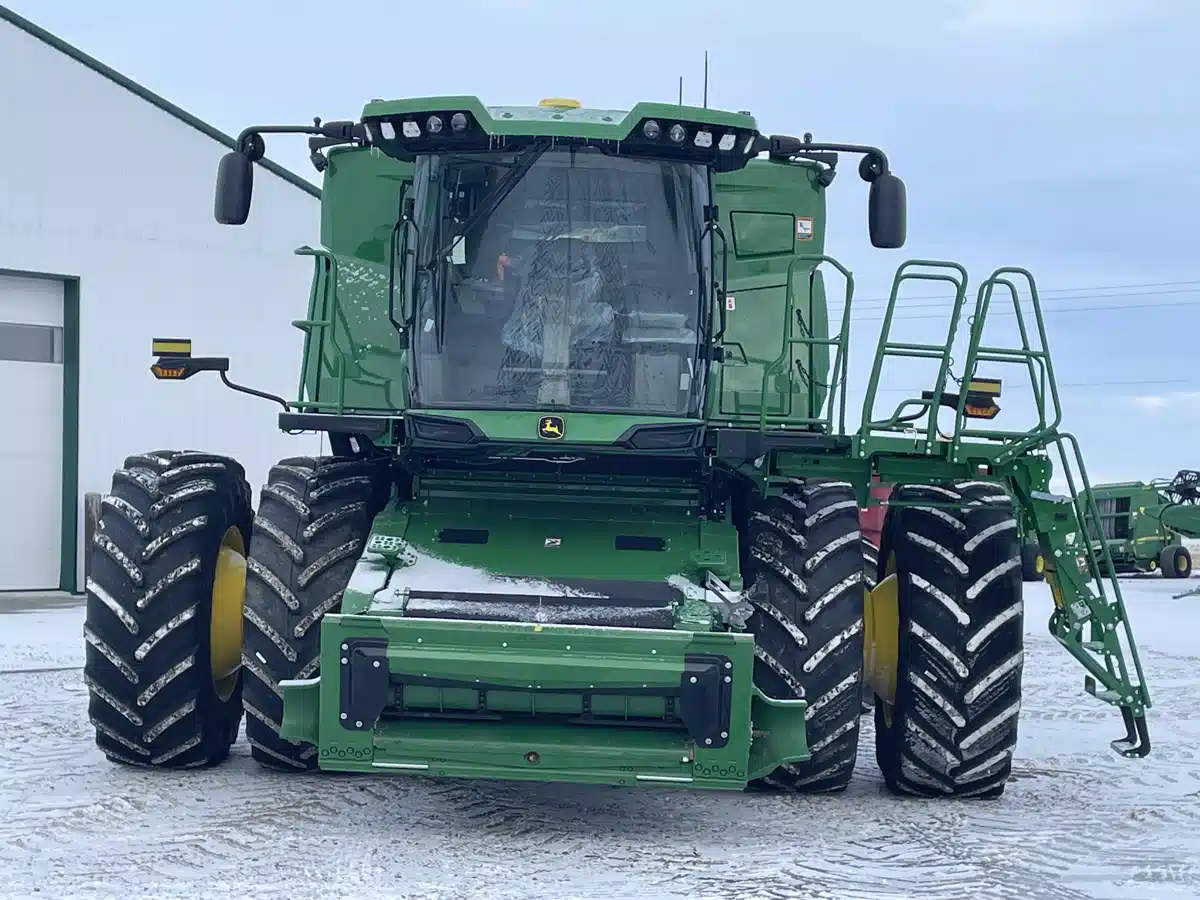 Gallery image 2 for Used 2024 John Deere X9 1000 Combine