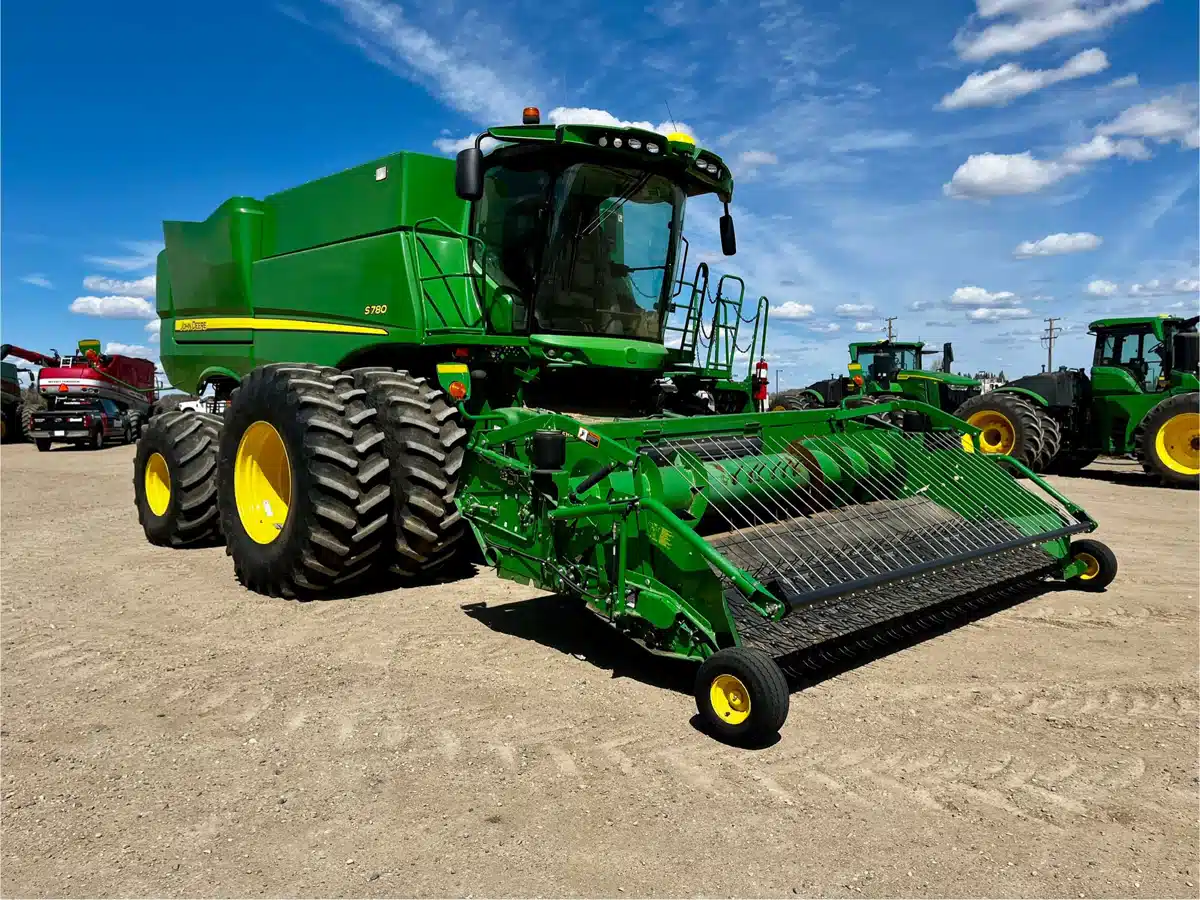 Gallery image 2 for 2018 John Deere S780 Combine