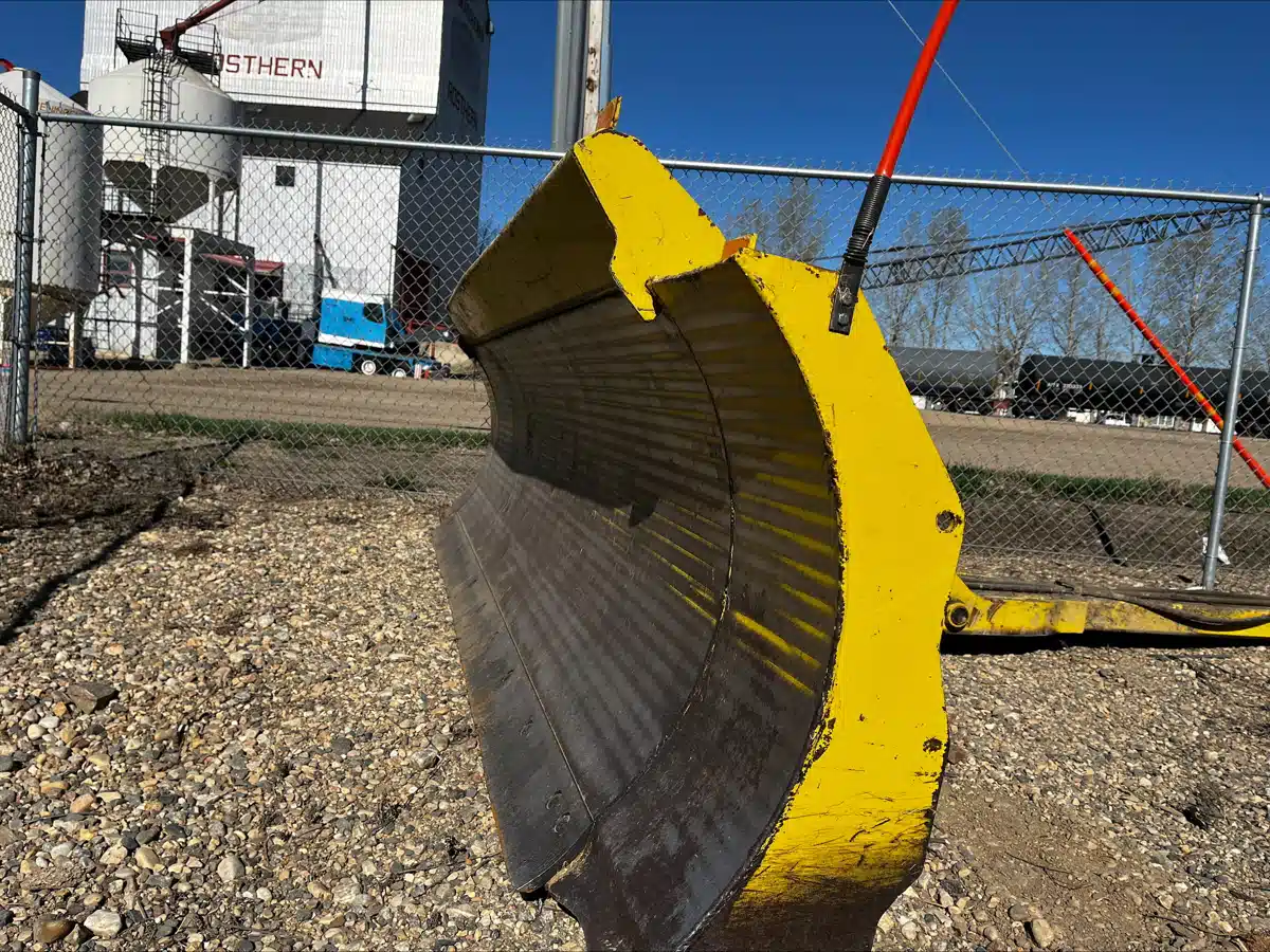 Gallery image 2 for Used 1997 Degelman 10-46 Blade