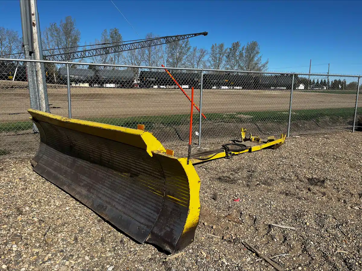 Gallery image 1 for Used 1997 Degelman 10-46 Blade