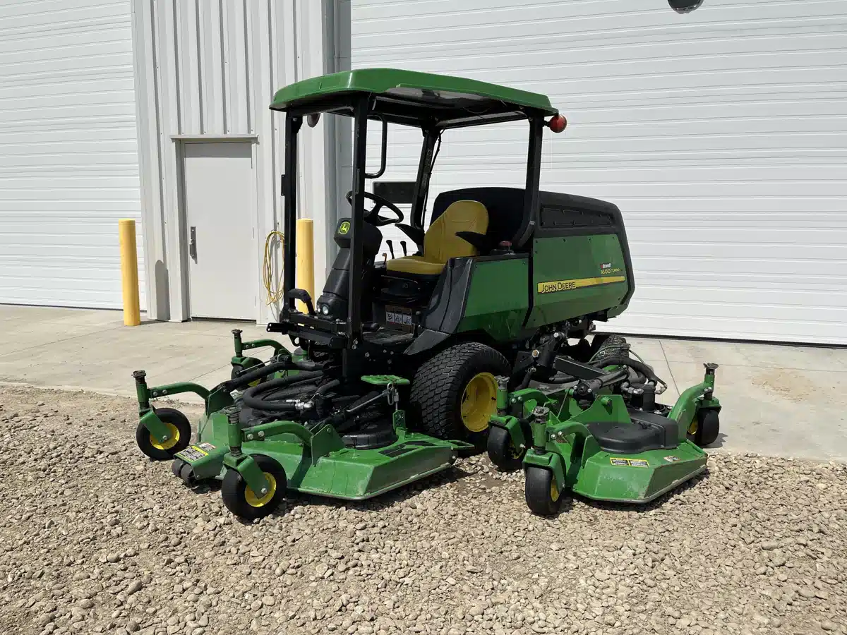 Gallery image 1 for Used 2015 John Deere 1600 Mower - Front Deck