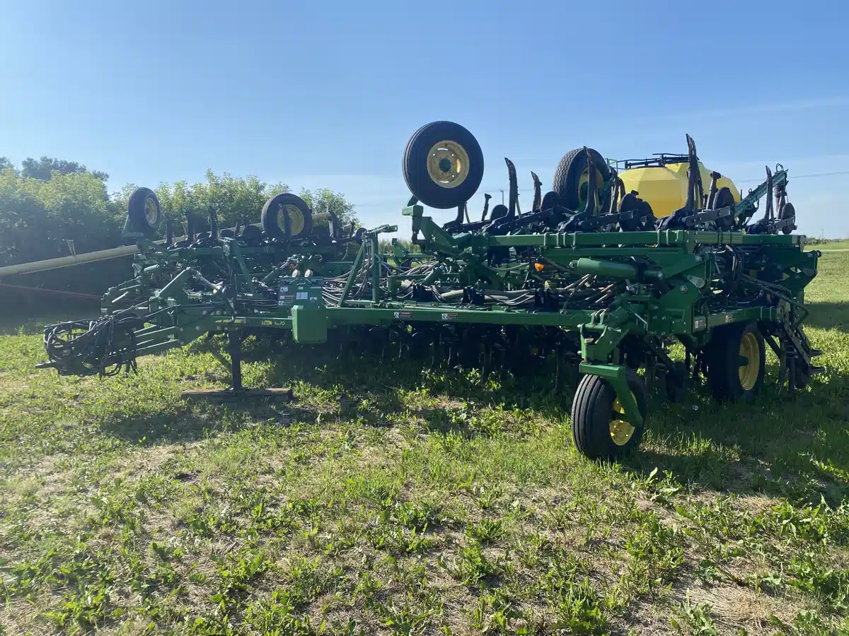 Gallery image 1 for Used 2013 John Deere 1870 Air Drill