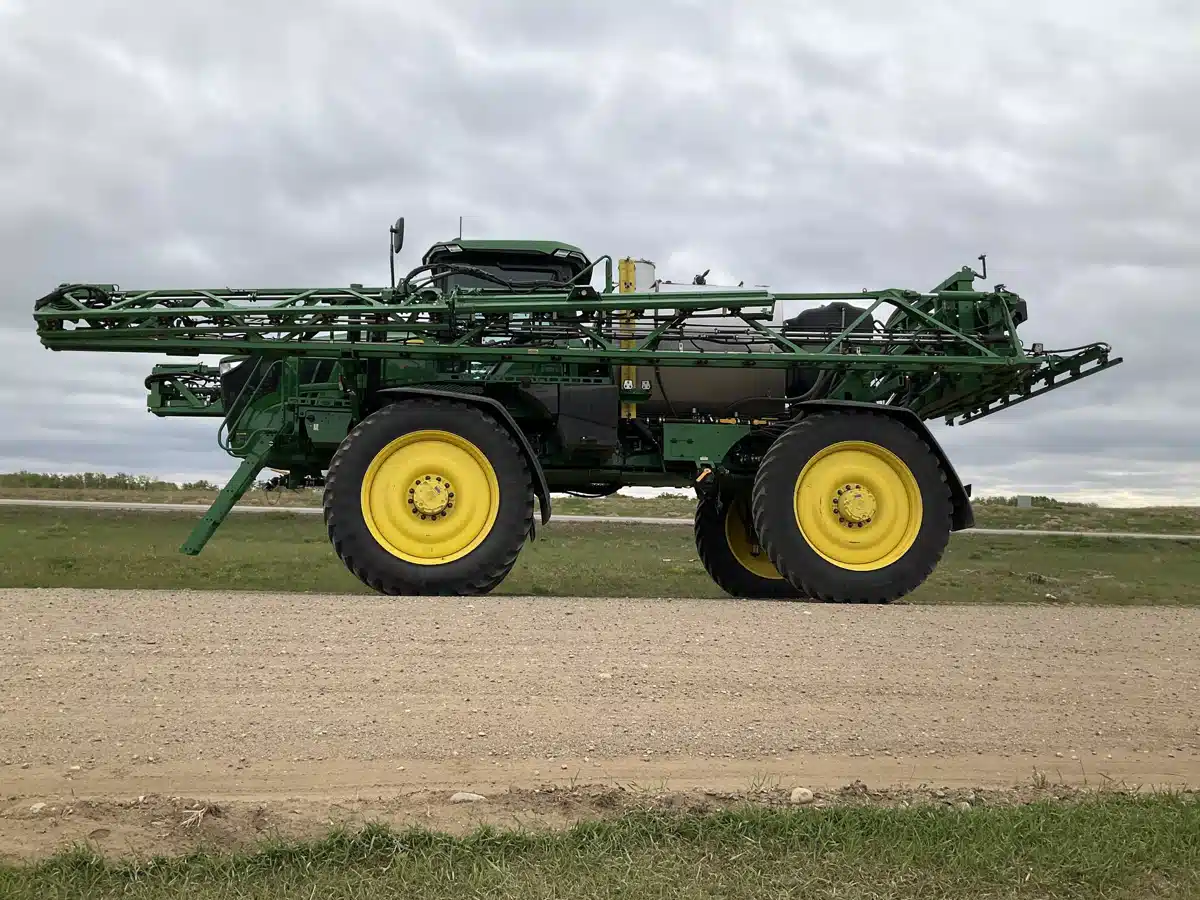 Gallery image 2 for Used 2024 John Deere 616R Sprayer - Self Propelled