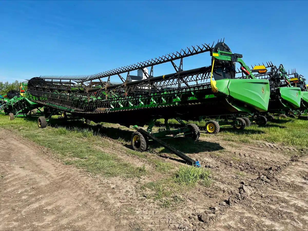 Gallery image 1 for Used 2024 John Deere HD45R Header - Draper