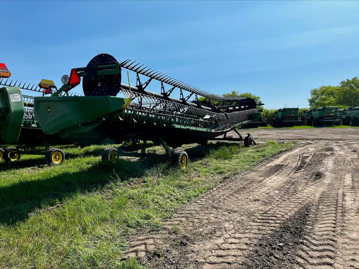 Gallery image 2 for Used 2024 John Deere HD45R Header - Draper