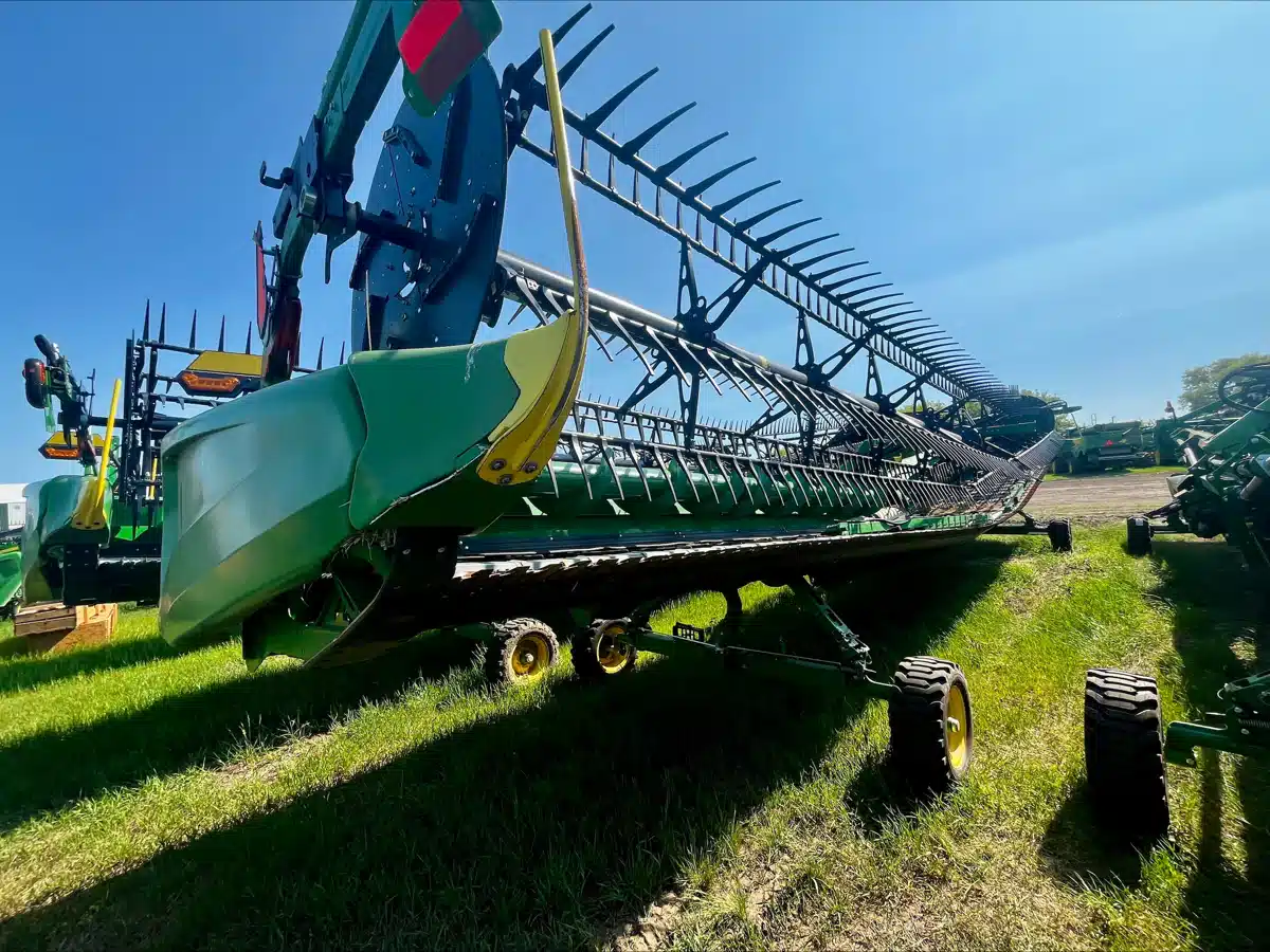 Gallery image 2 for Used 2024 John Deere HD45R Header - Draper
