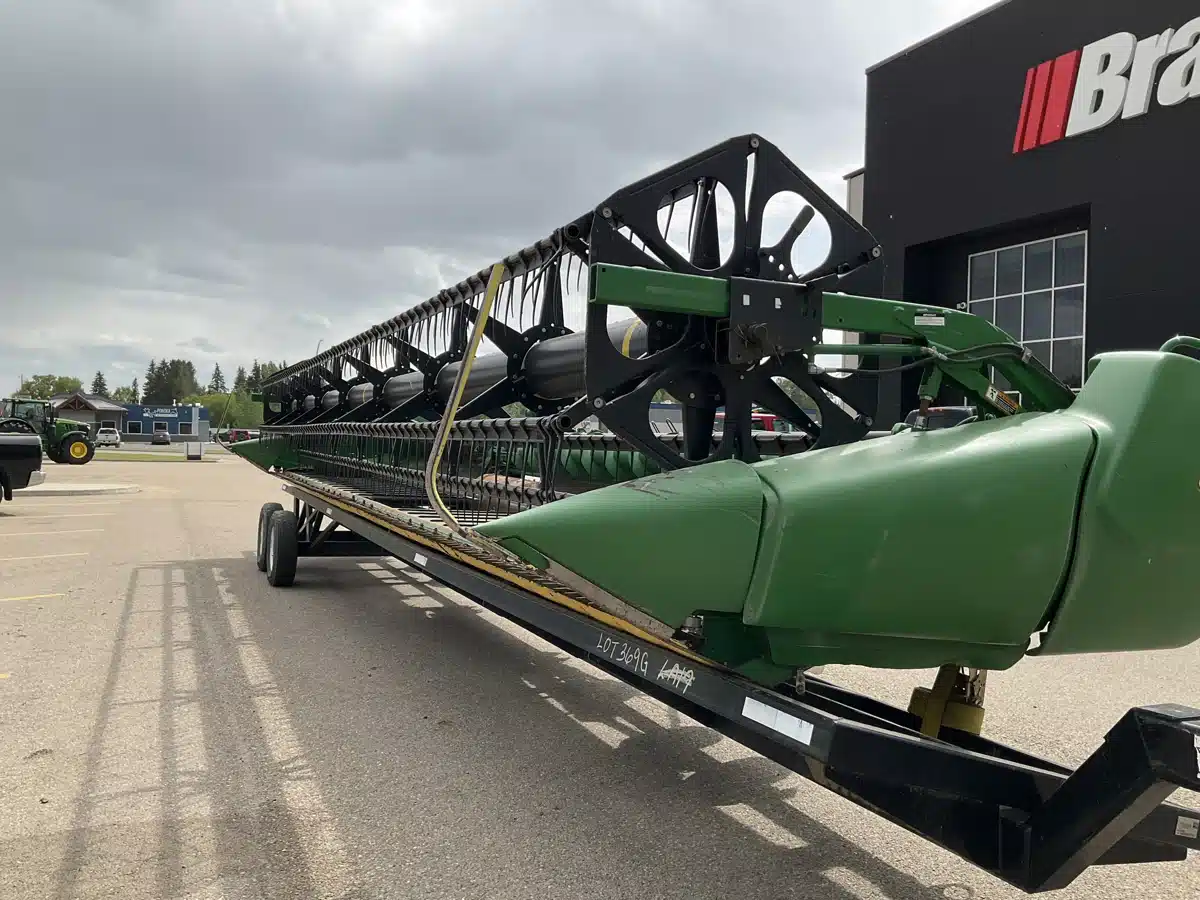 Gallery image 2 for Used 2010 John Deere 635D Header - Draper