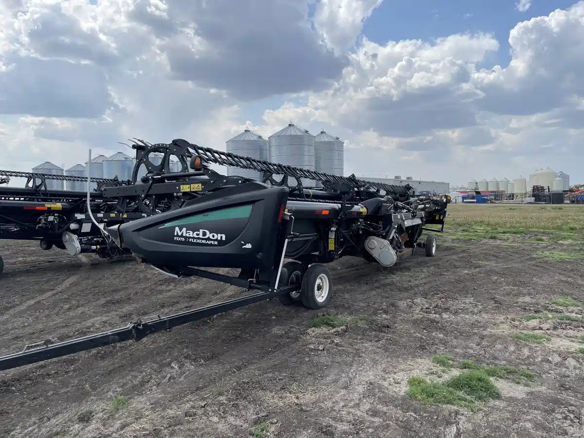 Gallery image 2 for Used 2017 MacDon FD75 Header - Flex Draper