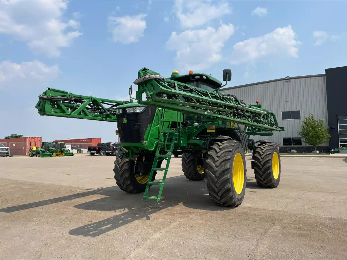 Gallery image 1 for Used 2019 John Deere R4044 Sprayer - Self Propelled