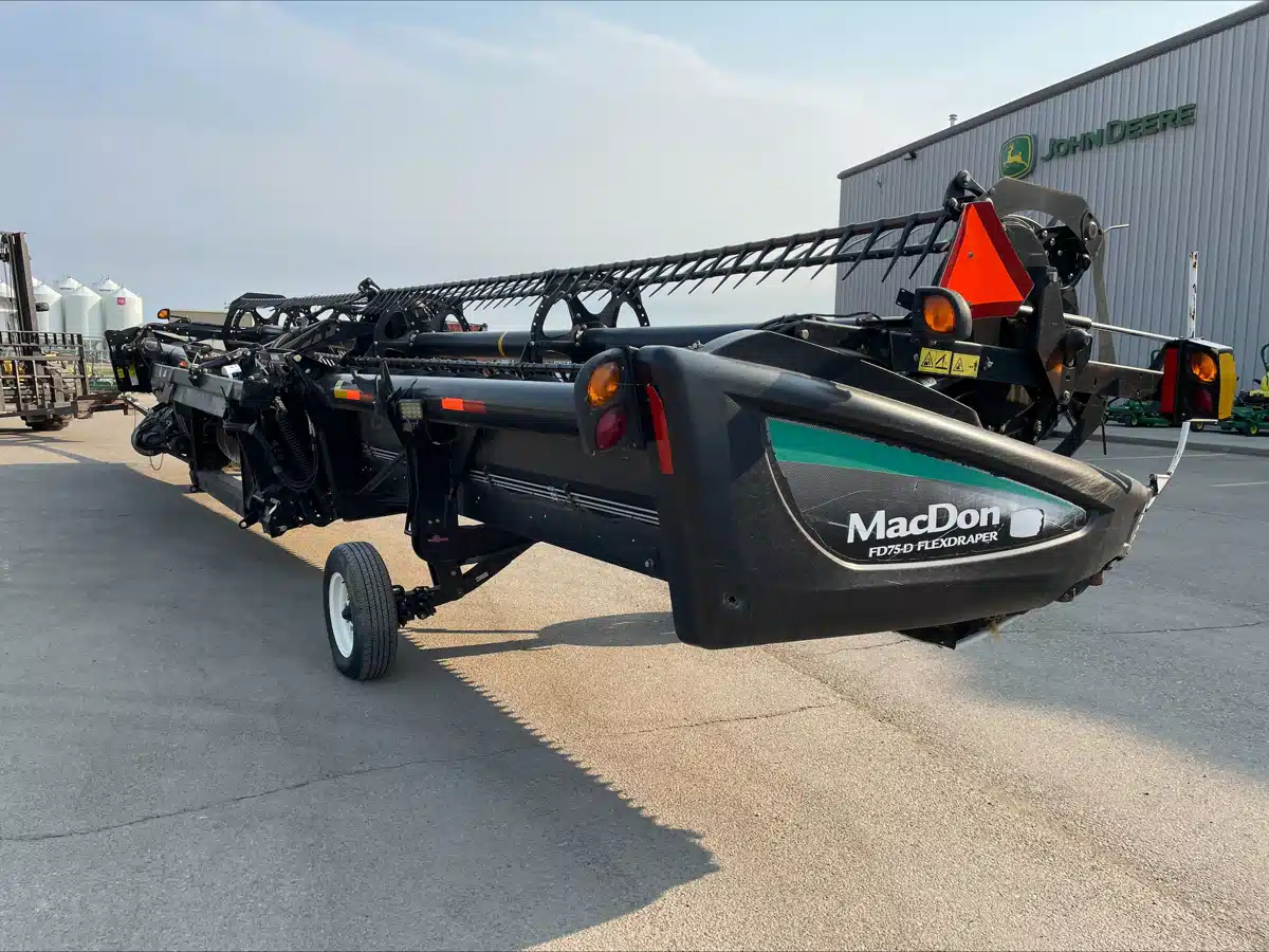 Gallery image 2 for Used 2014 MacDon FD75 Header - Flex Draper