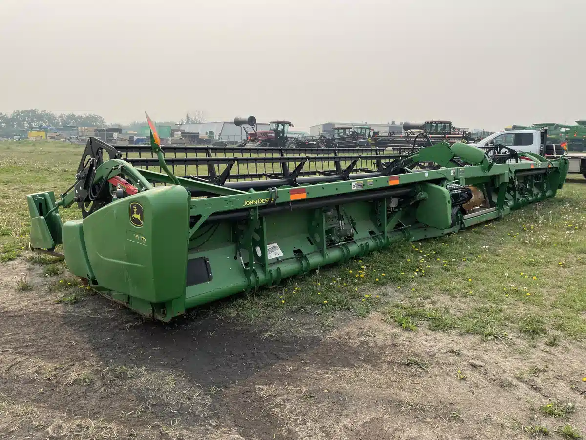 Gallery image 2 for Used 2015 John Deere 640FD Header - Draper