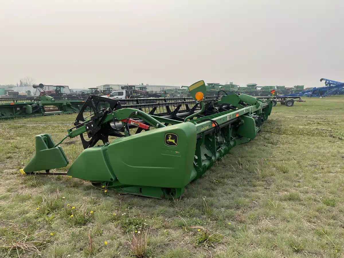 Gallery image 2 for Used 2015 John Deere 640FD Header - Draper