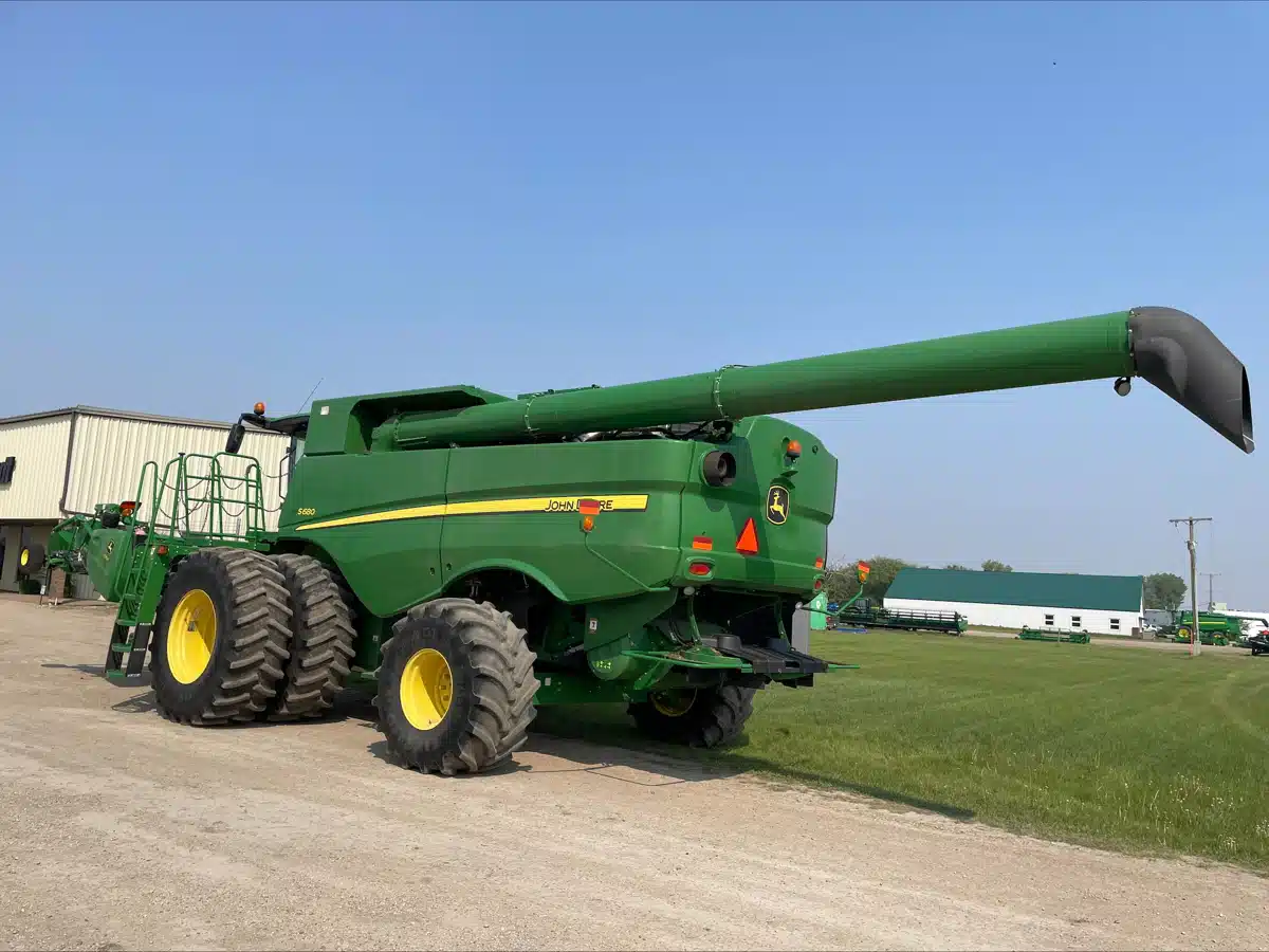 Gallery image 2 for Used 2016 John Deere S680 Combine