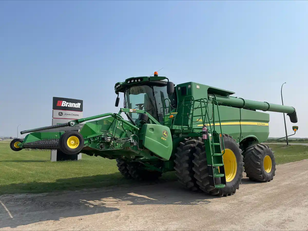 Gallery image 1 for Used 2016 John Deere S680 Combine