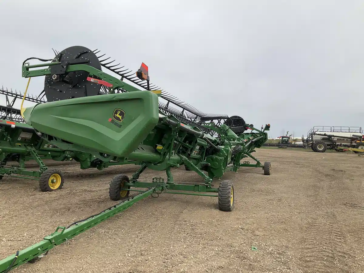 Gallery image 2 for Used 2024 John Deere HD45R Header - Draper