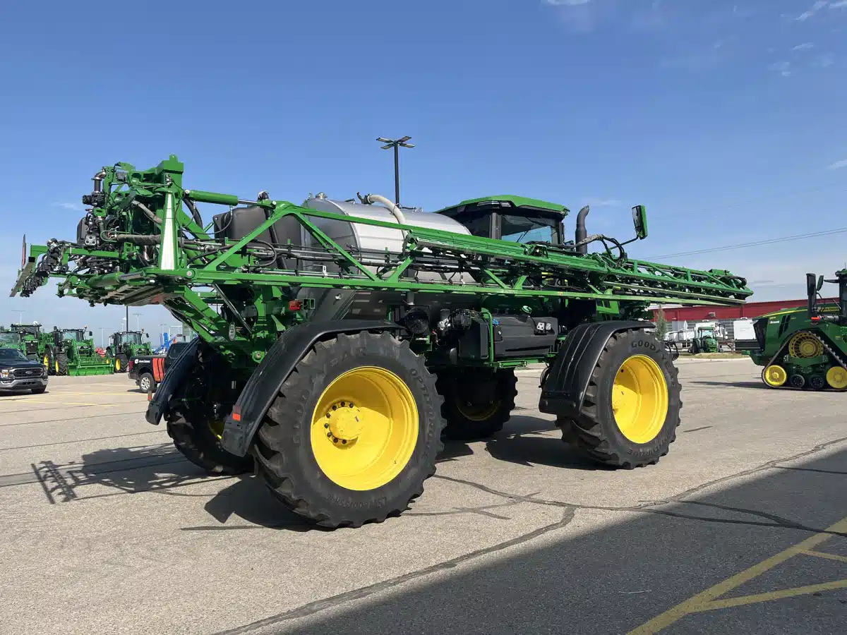 Gallery image 2 for Used 2023 John Deere 616R Sprayer - Self Propelled