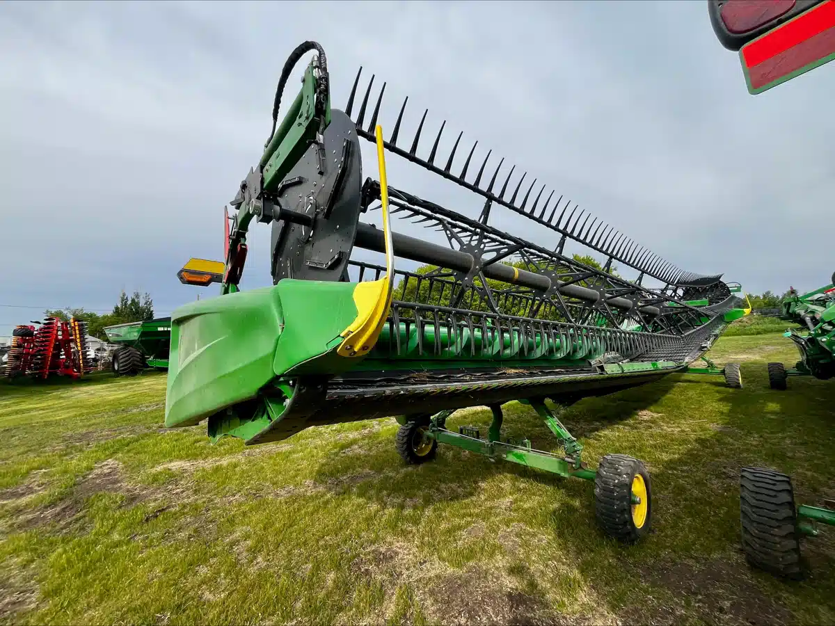 Gallery image 2 for Used 2024 John Deere HD45R Header - Draper