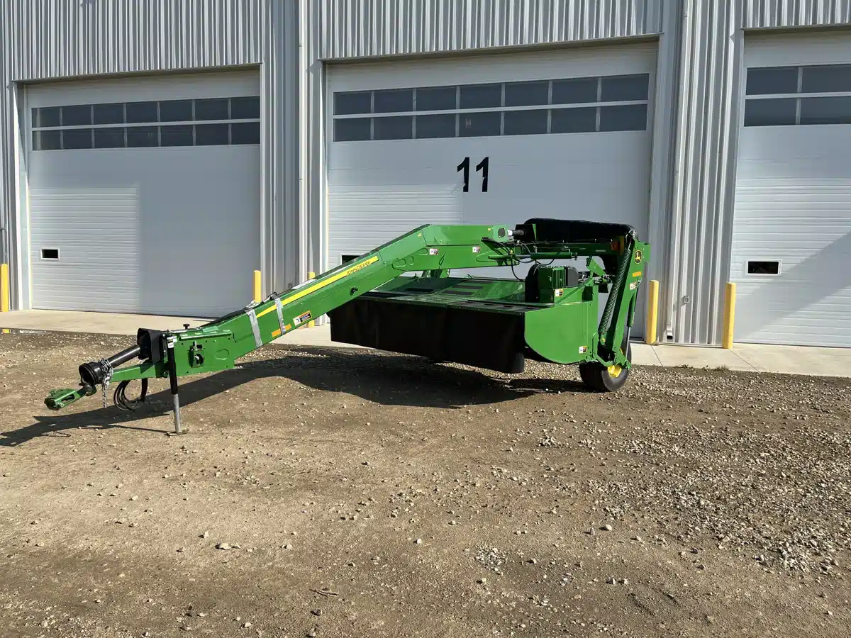 Gallery image 1 for Used 2018 John Deere 835 Disc Mower Conditioner