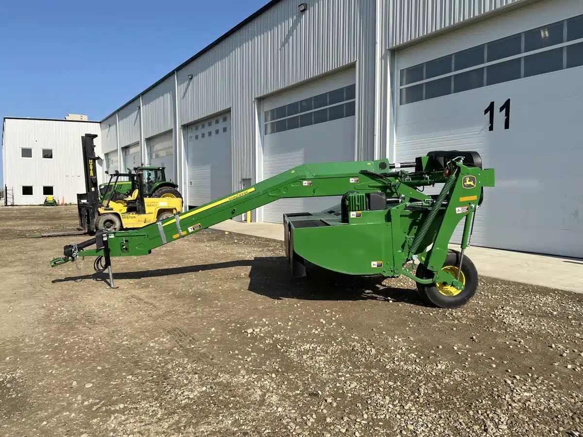 Gallery image 2 for Used 2018 John Deere 835 Disc Mower Conditioner