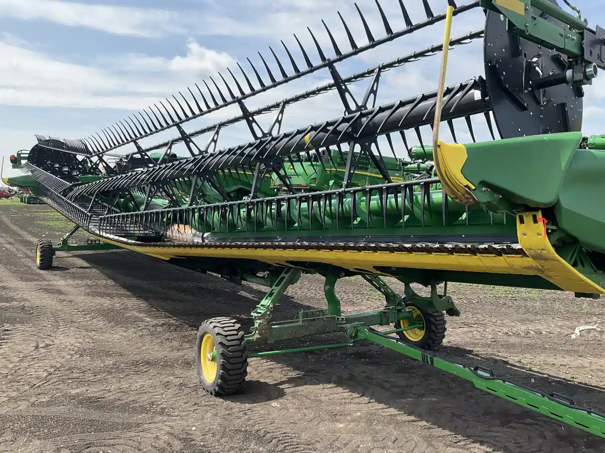 Gallery image 2 for Used 2022 John Deere HD45R Header Combine