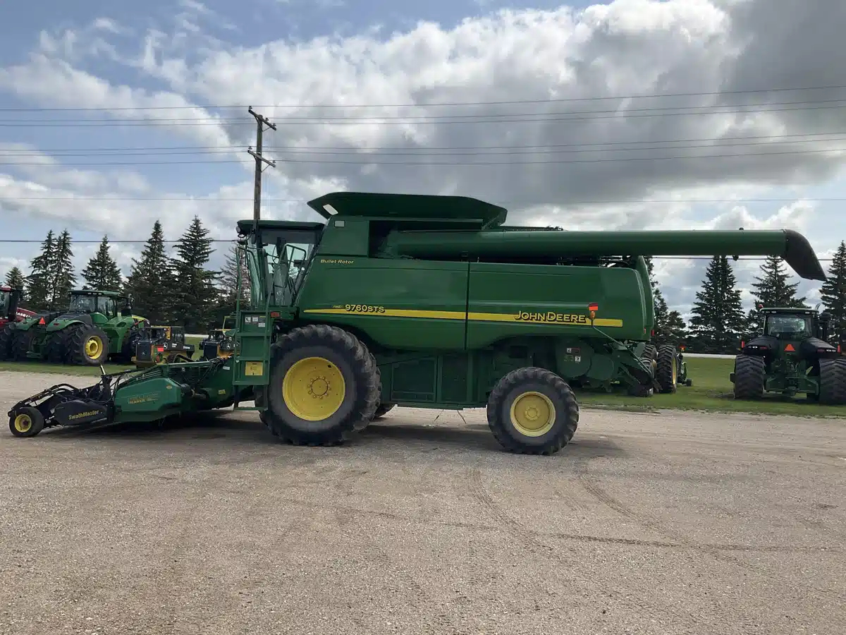 Gallery image 2 for Used 2007 John Deere 9760 STS Combine