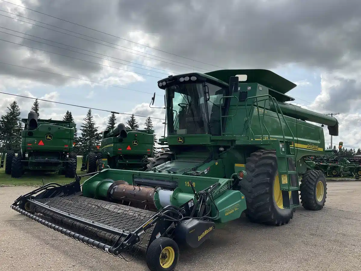Gallery image 1 for Used 2007 John Deere 9760 STS Combine