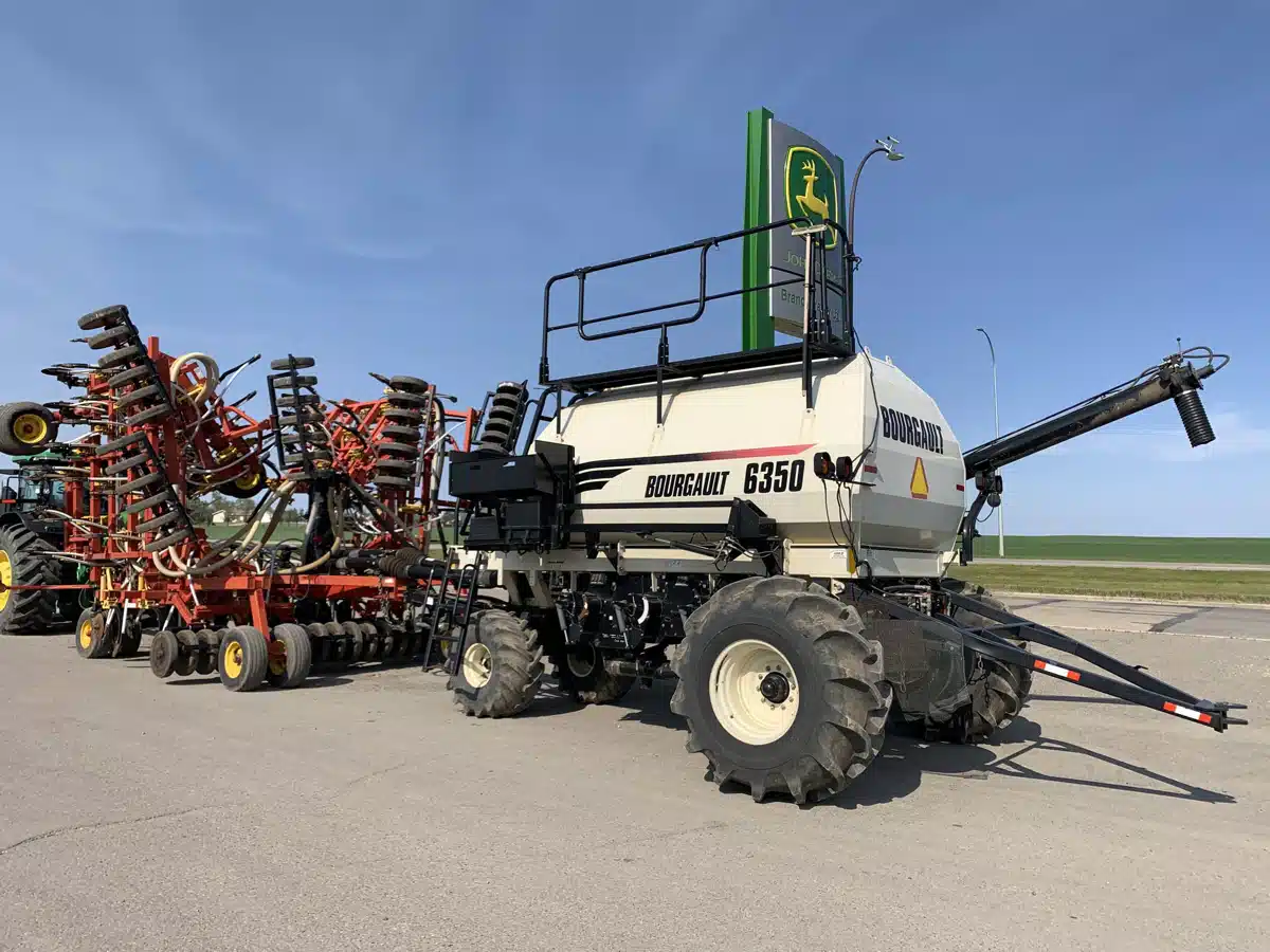 Gallery image 2 for 2004 Bourgault 5710-47 Series II Air Drill