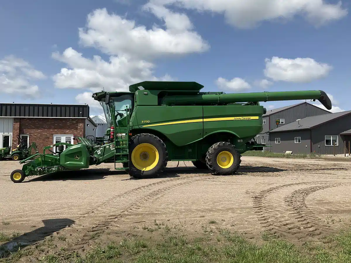 Gallery image 2 for Used 2023 John Deere S770 Combine