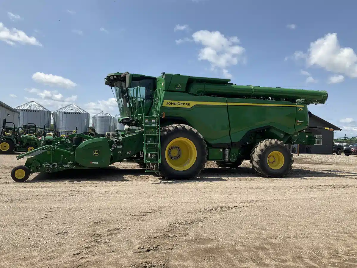 Gallery image 2 for Used 2023 John Deere X9 1100 Combine