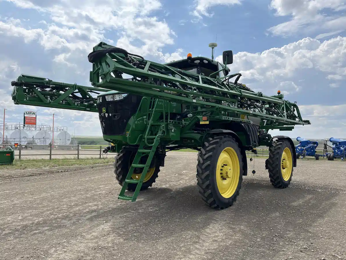 Gallery image 2 for Used 2021 John Deere R4044 Sprayer - Self Propelled