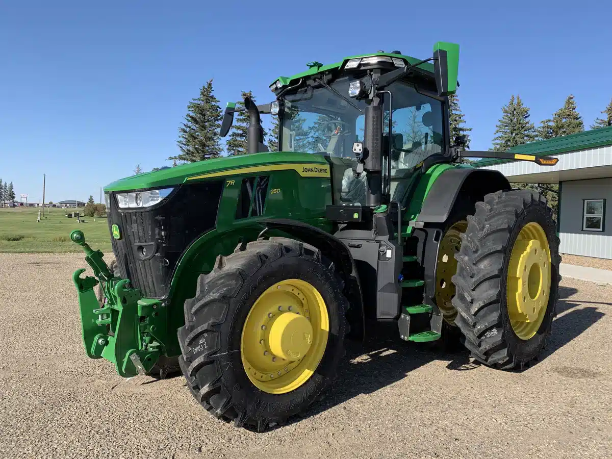 Gallery image 1 for Used 2023 John Deere 7R 250 Tractor
