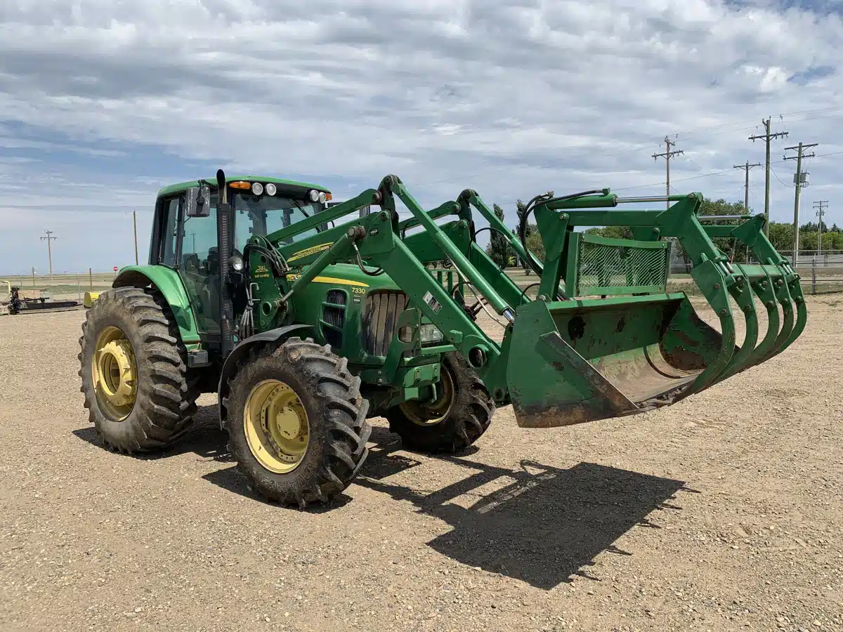 Gallery image 2 for Used 2009 John Deere 7330 Tractor