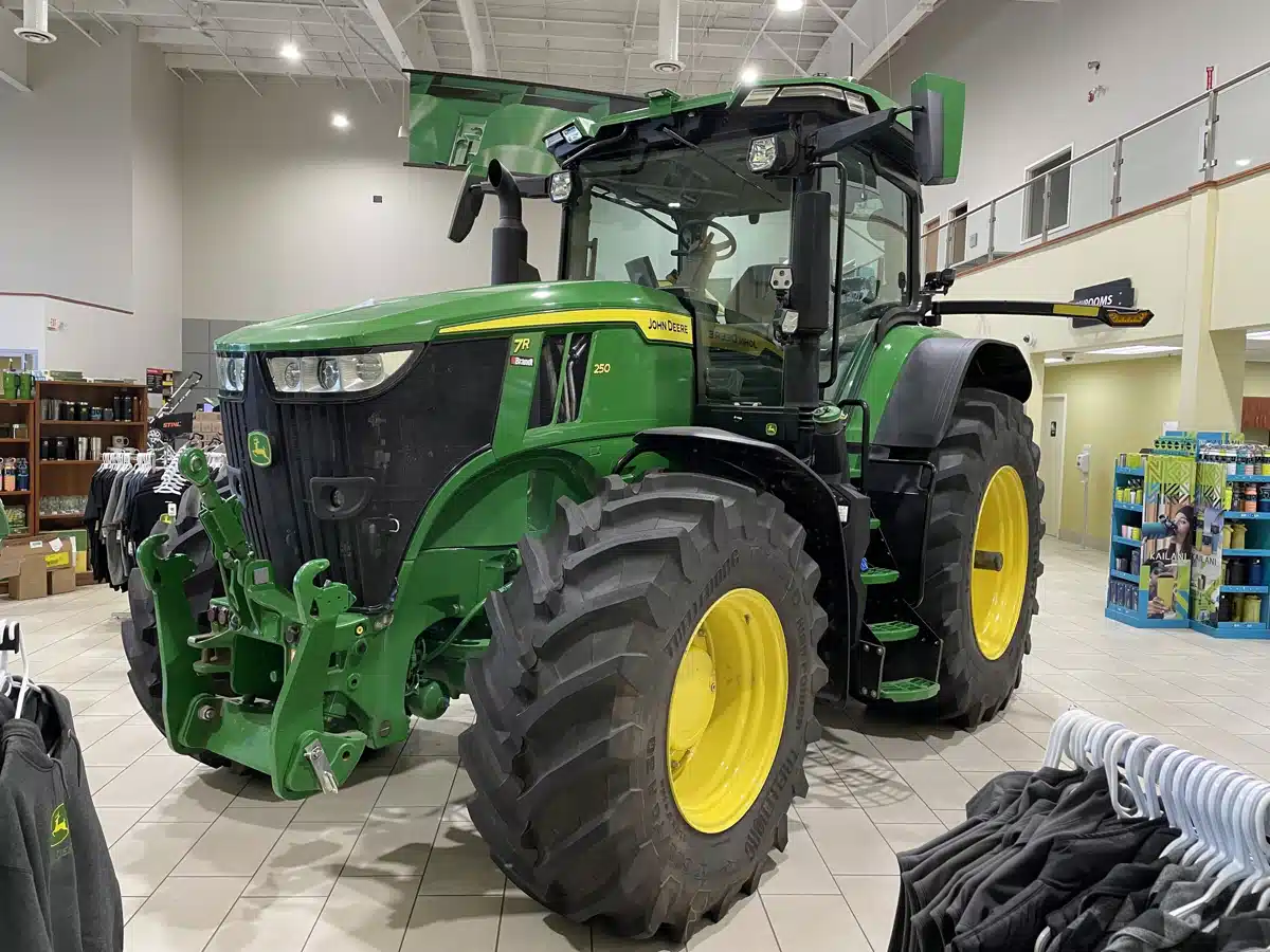 Gallery image 1 for Used 2023 John Deere 7R 250 Tractor